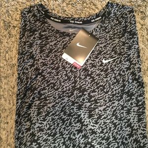 Nike running Dri Fit long sleeve size XL NWT’s